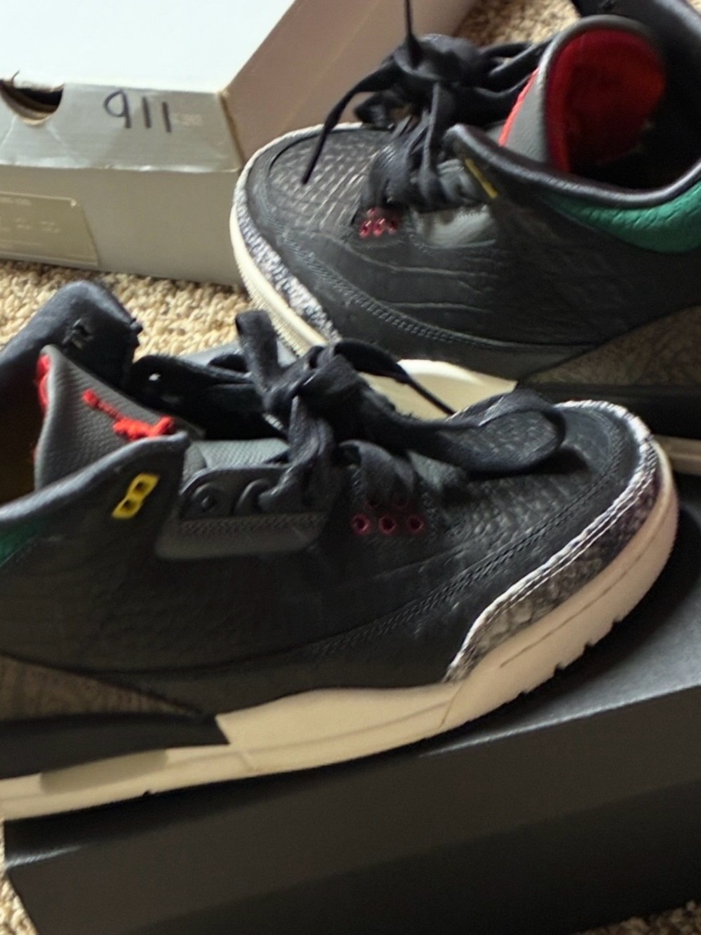Boys 5.5 in size air Jordan retro - Picture 5 of 14